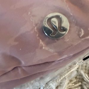 Everywhere Belt Bag One-Size.  Brand new in package.